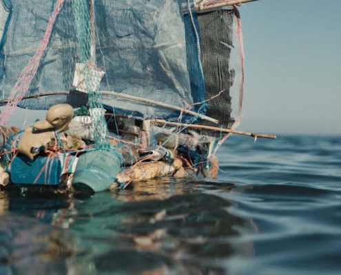 The artist Maurizio Finotti reinterprets the use of plastic